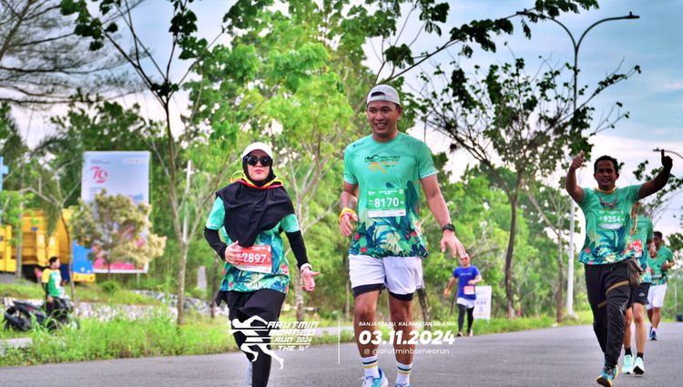 Race photo from Arutmin Borneo Run 2024