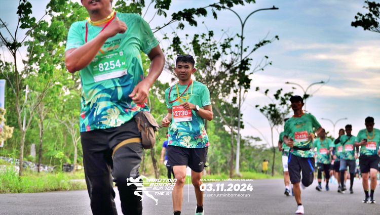 Race photo from Arutmin Borneo Run 2024