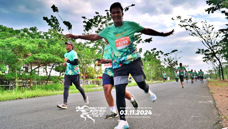 Race photo from Arutmin Borneo Run 2024