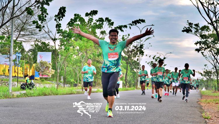 Race photo from Arutmin Borneo Run 2024