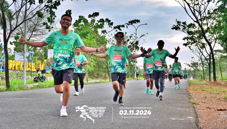 Race photo from Arutmin Borneo Run 2024