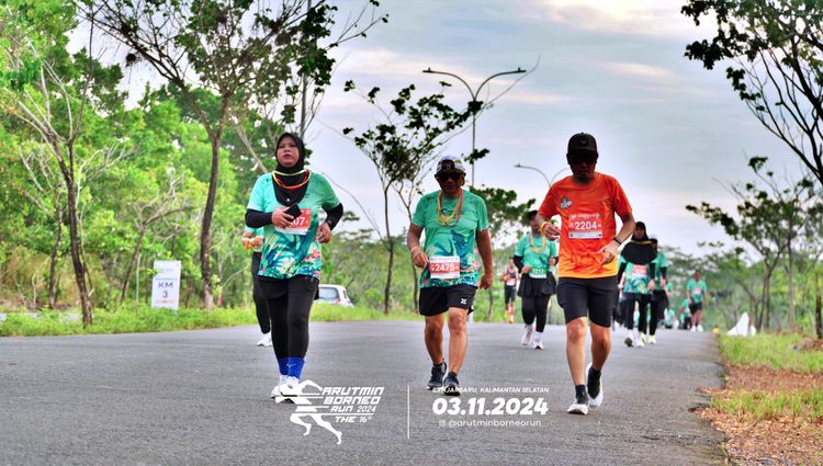 Race photo from Arutmin Borneo Run 2024