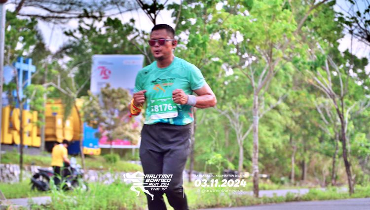 Race photo from Arutmin Borneo Run 2024