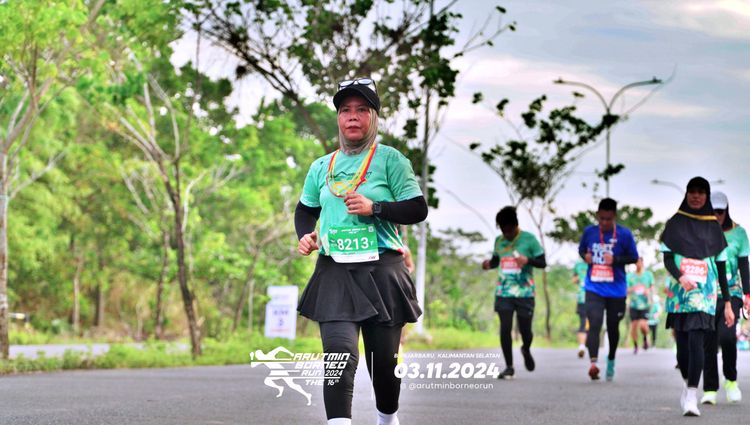 Race photo from Arutmin Borneo Run 2024