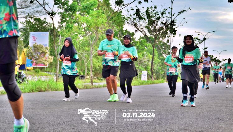 Race photo from Arutmin Borneo Run 2024