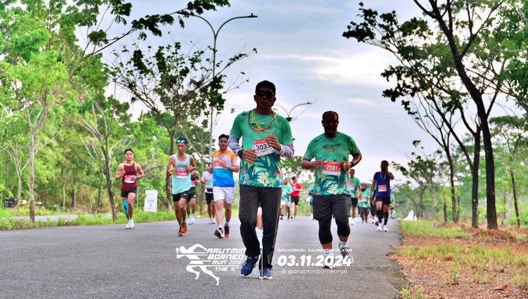 Race photo from Arutmin Borneo Run 2024