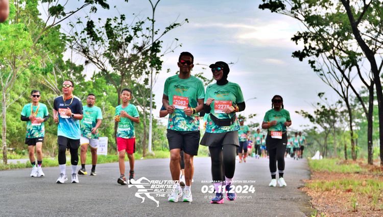Race photo from Arutmin Borneo Run 2024