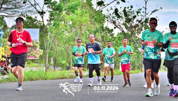 Race photo from Arutmin Borneo Run 2024