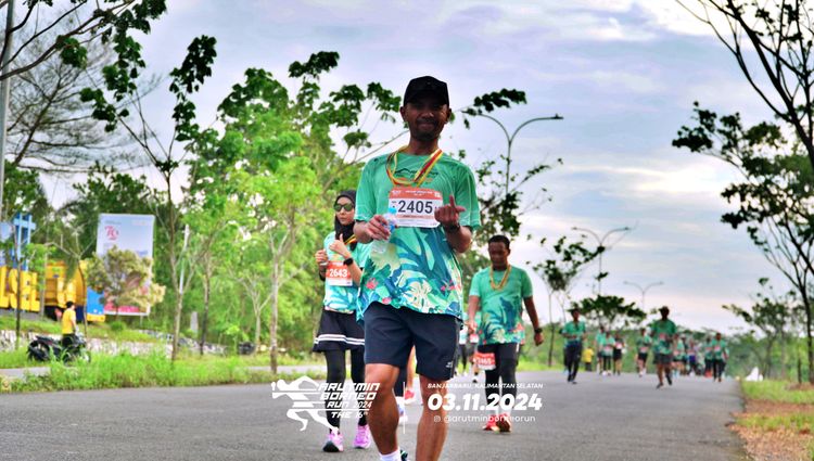 Race photo from Arutmin Borneo Run 2024