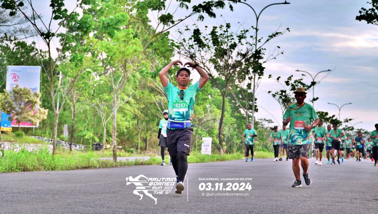 Race photo from Arutmin Borneo Run 2024