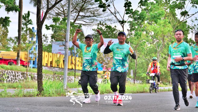 Race photo from Arutmin Borneo Run 2024