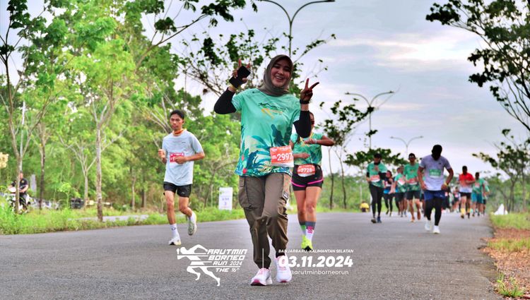Race photo from Arutmin Borneo Run 2024