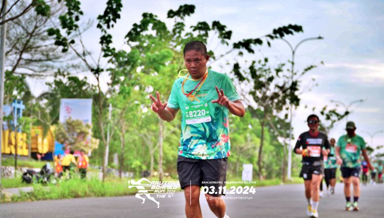 Race photo from Arutmin Borneo Run 2024