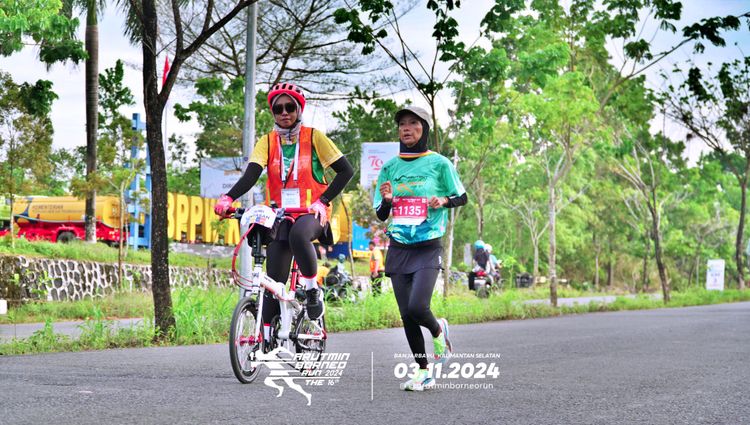 Race photo from Arutmin Borneo Run 2024