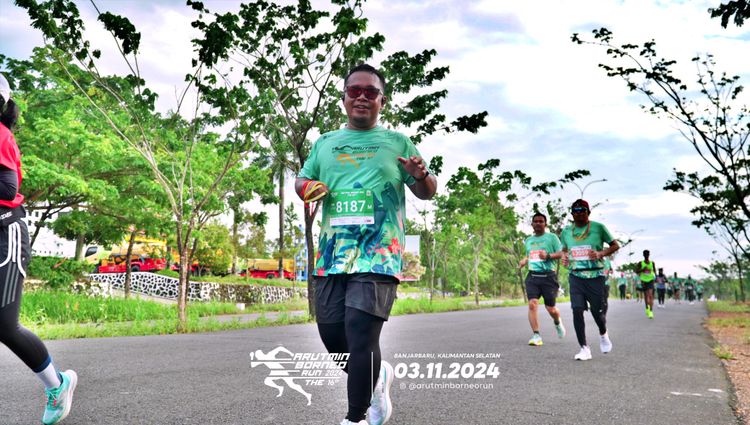 Race photo from Arutmin Borneo Run 2024