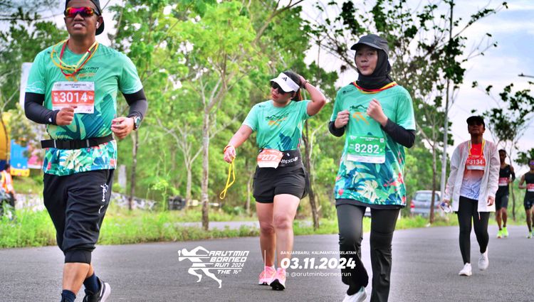 Race photo from Arutmin Borneo Run 2024