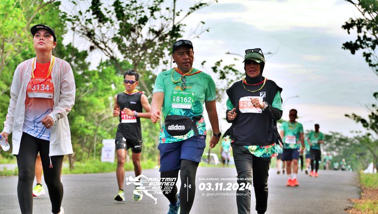 Race photo from Arutmin Borneo Run 2024