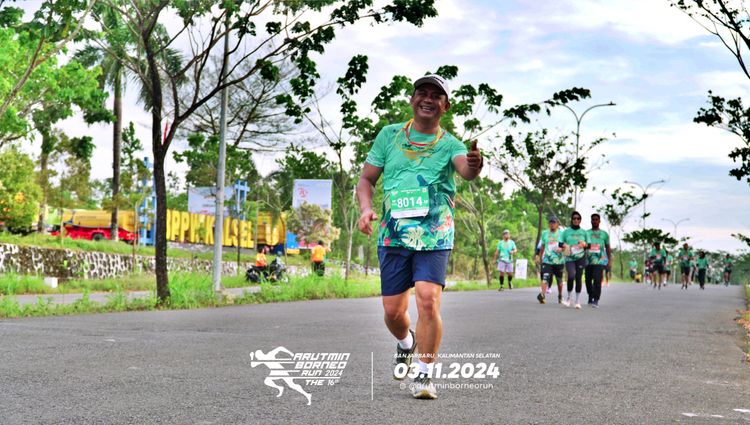 Race photo from Arutmin Borneo Run 2024