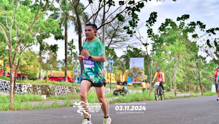 Race photo from Arutmin Borneo Run 2024