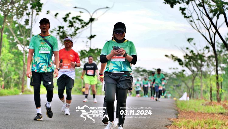 Race photo from Arutmin Borneo Run 2024