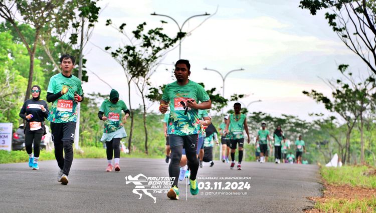 Race photo from Arutmin Borneo Run 2024