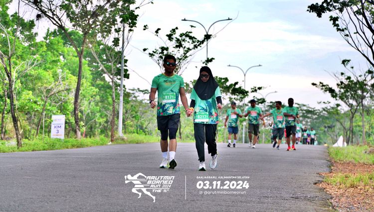 Race photo from Arutmin Borneo Run 2024