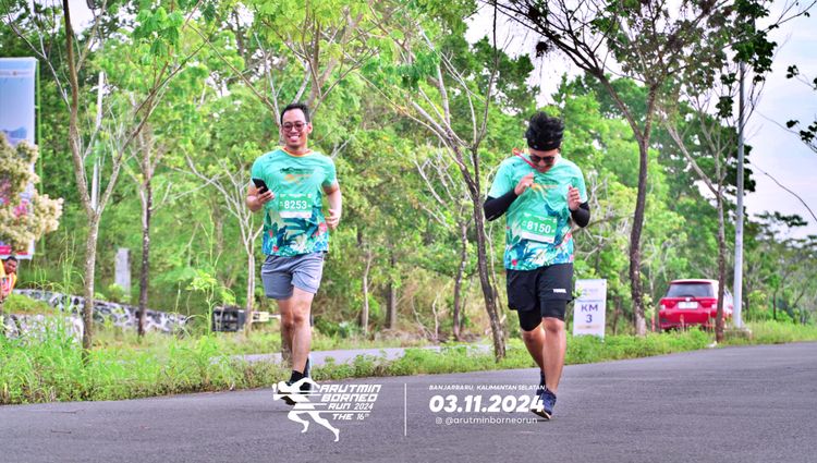 Race photo from Arutmin Borneo Run 2024