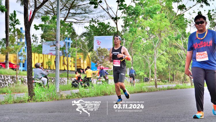 Race photo from Arutmin Borneo Run 2024