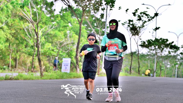 Race photo from Arutmin Borneo Run 2024