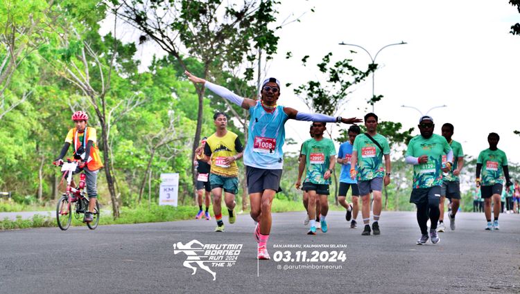 Race photo from Arutmin Borneo Run 2024