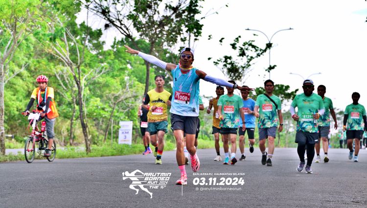 Race photo from Arutmin Borneo Run 2024