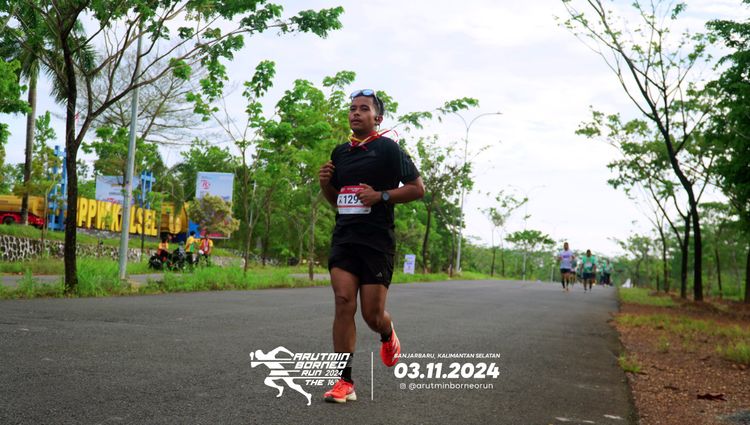 Race photo from Arutmin Borneo Run 2024