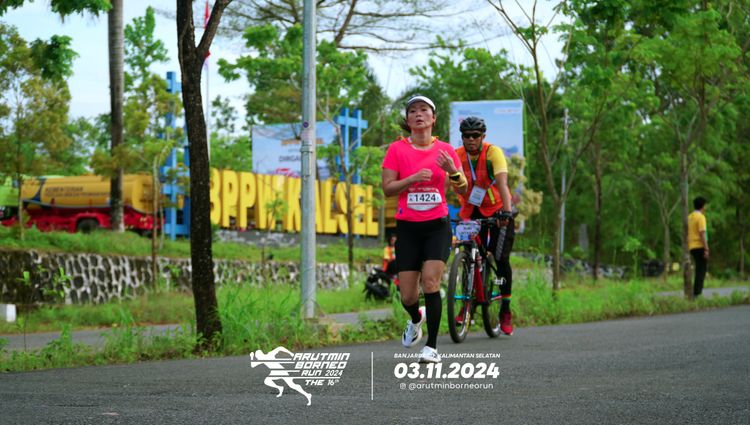 Race photo from Arutmin Borneo Run 2024