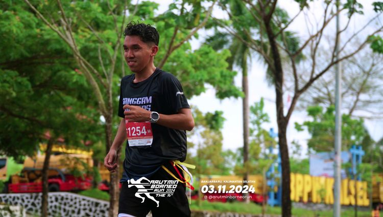 Race photo from Arutmin Borneo Run 2024
