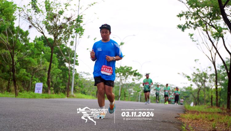 Race photo from Arutmin Borneo Run 2024