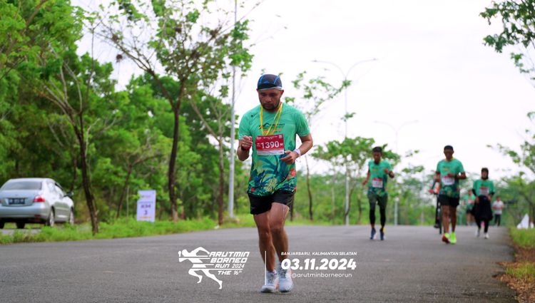 Race photo from Arutmin Borneo Run 2024