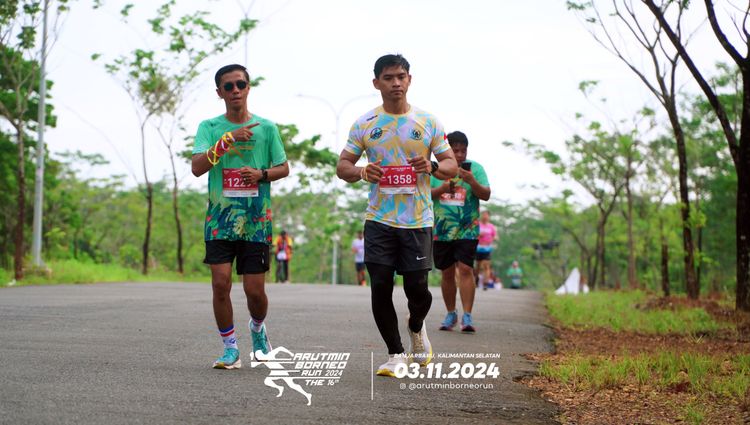 Race photo from Arutmin Borneo Run 2024