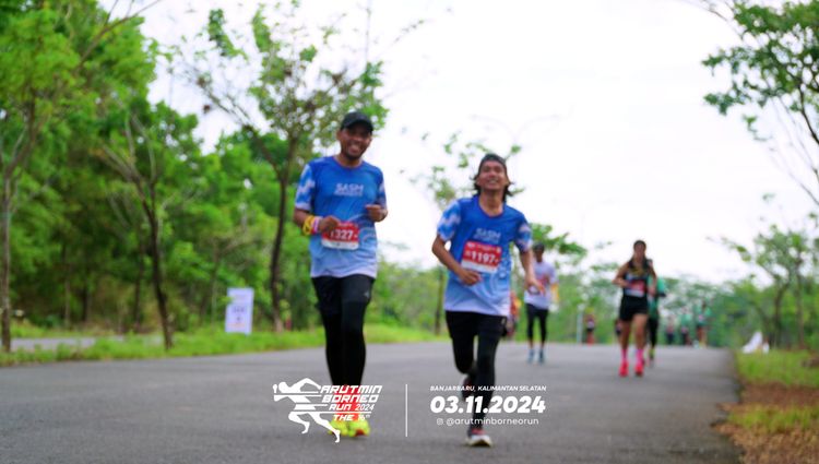 Race photo from Arutmin Borneo Run 2024