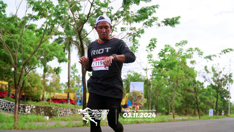 Race photo from Arutmin Borneo Run 2024