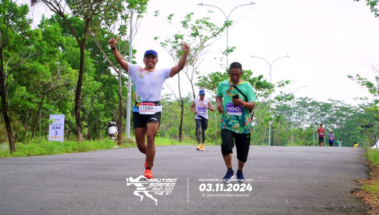Race photo from Arutmin Borneo Run 2024