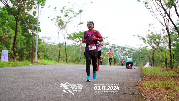 Race photo from Arutmin Borneo Run 2024