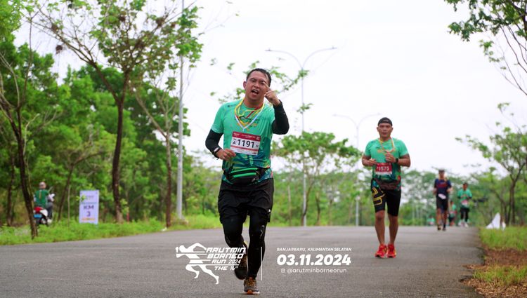 Race photo from Arutmin Borneo Run 2024