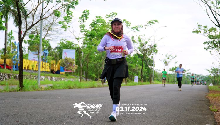 Race photo from Arutmin Borneo Run 2024