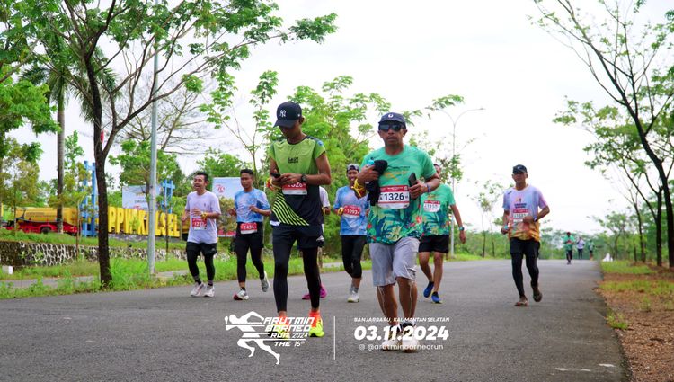 Race photo from Arutmin Borneo Run 2024