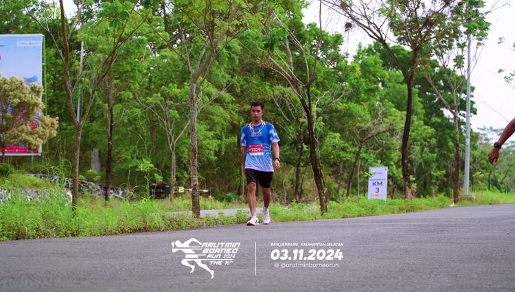 Race photo from Arutmin Borneo Run 2024