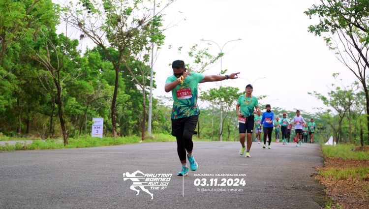 Race photo from Arutmin Borneo Run 2024