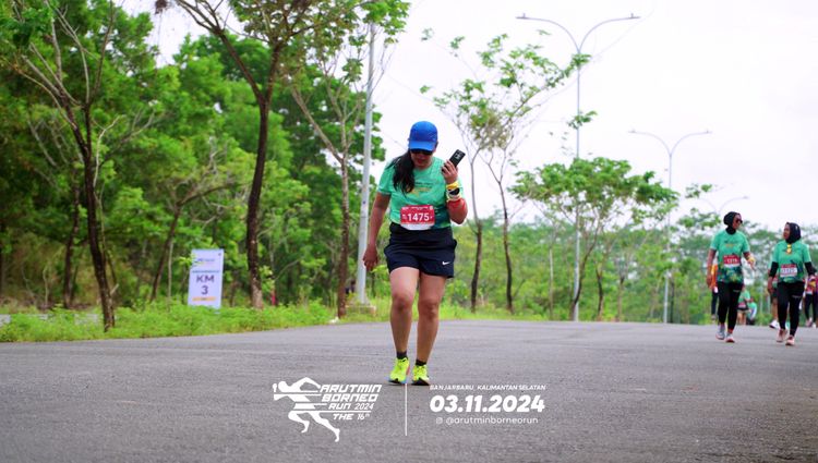 Race photo from Arutmin Borneo Run 2024