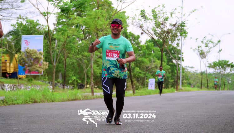 Race photo from Arutmin Borneo Run 2024