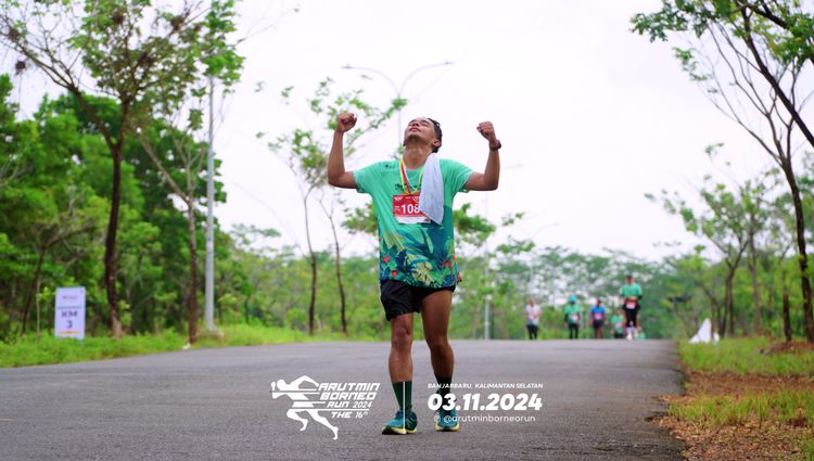 Race photo from Arutmin Borneo Run 2024