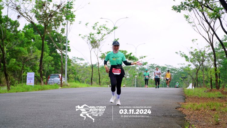 Race photo from Arutmin Borneo Run 2024